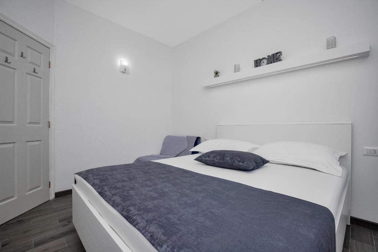 Appartement Apartman Toni à Drašnice Extérieur photo