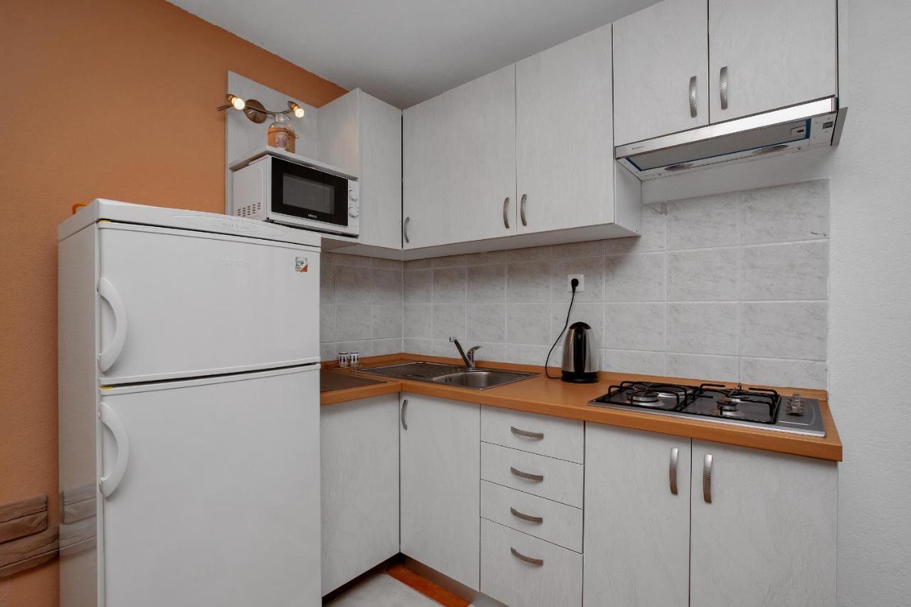 Appartement Apartman Toni à Drašnice Extérieur photo